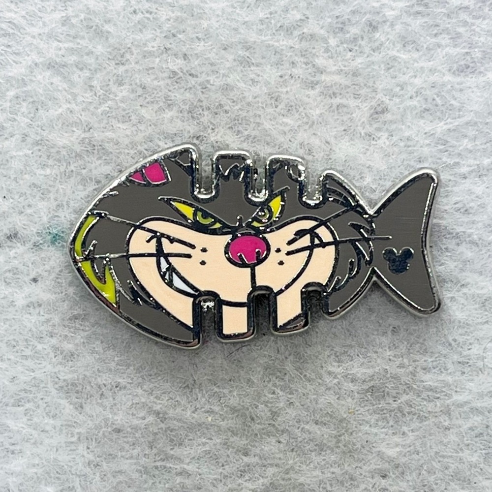 🔮 5/$25 Disney Cinderella Lucifer Fishbone Pin